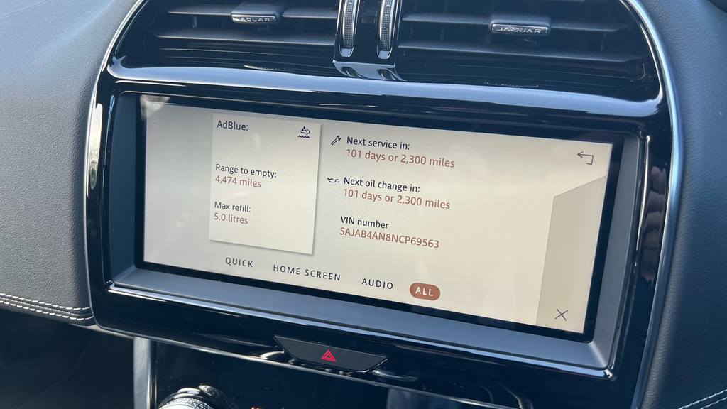 Jaguar XE Saloon Black #29