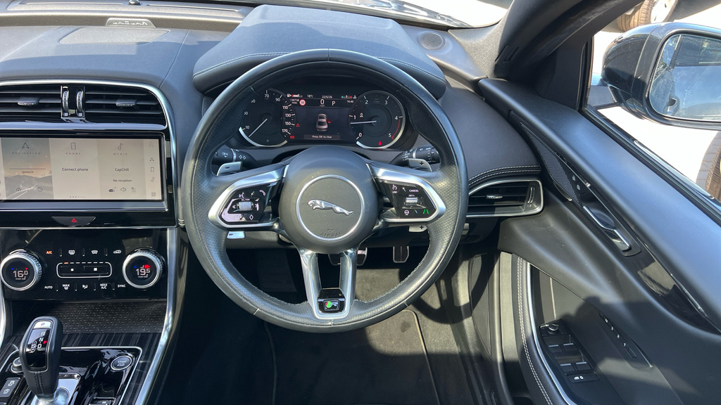 Jaguar XE Saloon Black #15