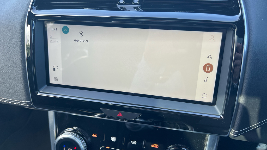 Jaguar XE Saloon Black #32