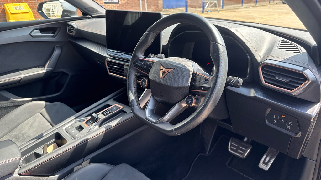 Cupra Leon Leon 1.5 Etsi 150 V2 Dsg KT25EVR Black #6