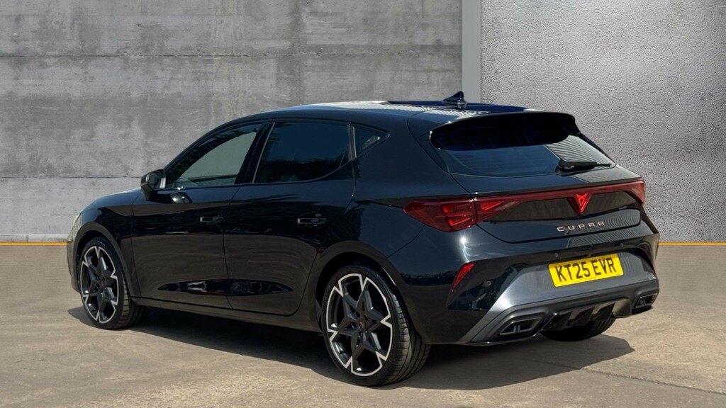 Cupra Leon Leon 1.5 Etsi 150 V2 Dsg KT25EVR Black #3