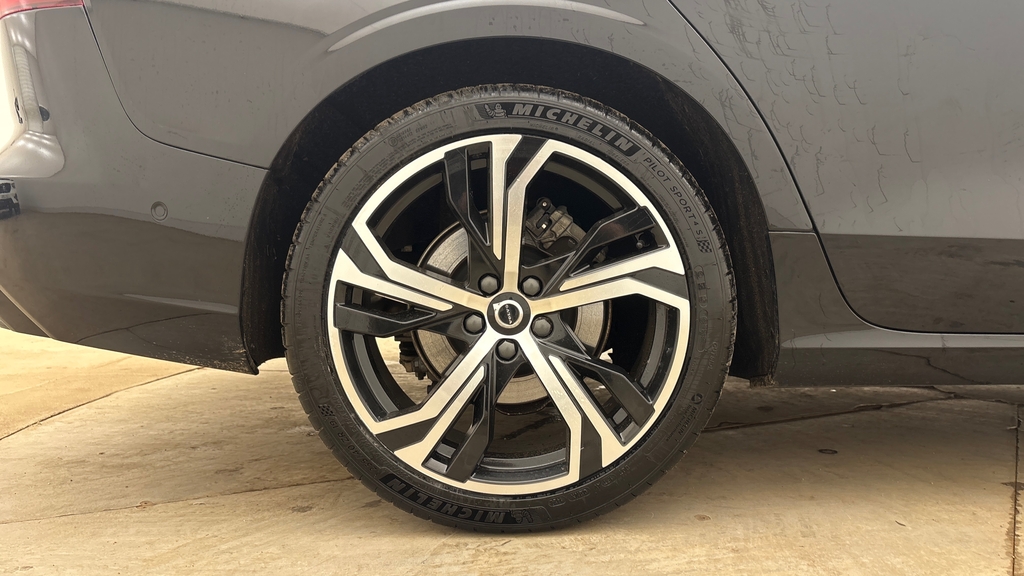 Volvo V60 V60 2.0 B4p Ultra Dark Black #4
