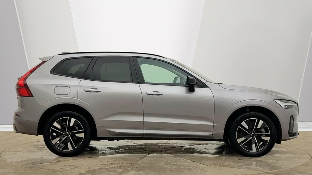 Volvo XC60 Xc60 2.0 B5p Plus Dark Awd Geartronic Silver #2