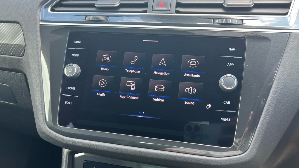 Volkswagen Tiguan Active Red #24