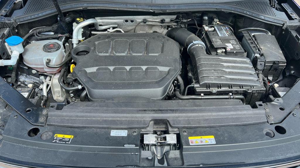 Volkswagen Tiguan Active Red #17