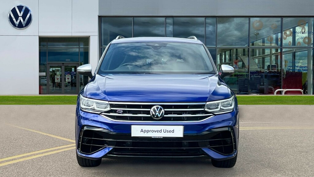Volkswagen Tiguan Active Red #10