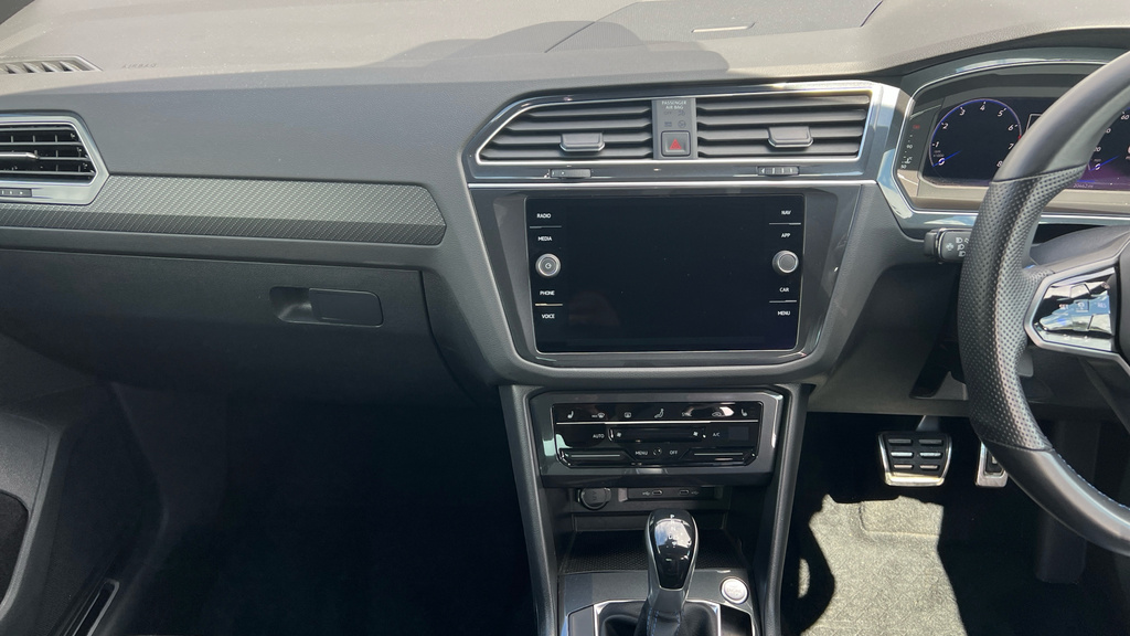Volkswagen Tiguan Active Red #13