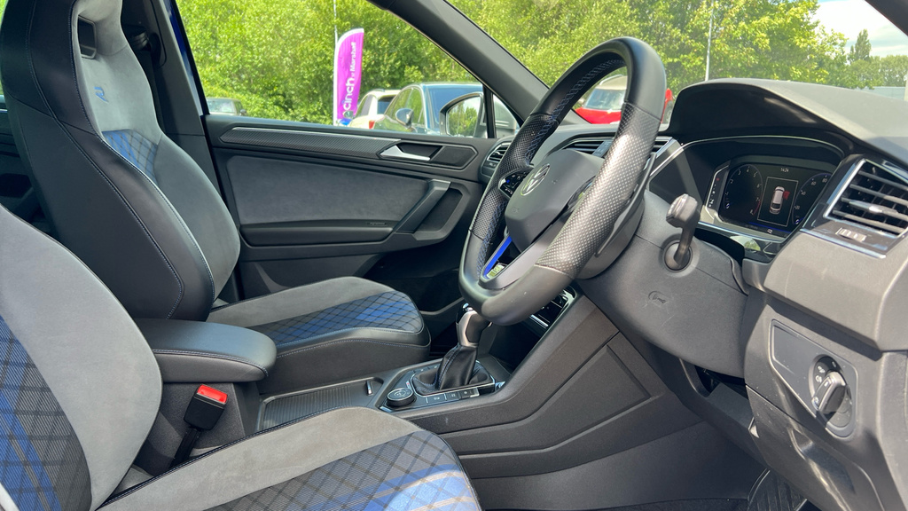 Volkswagen Tiguan Active Red #26