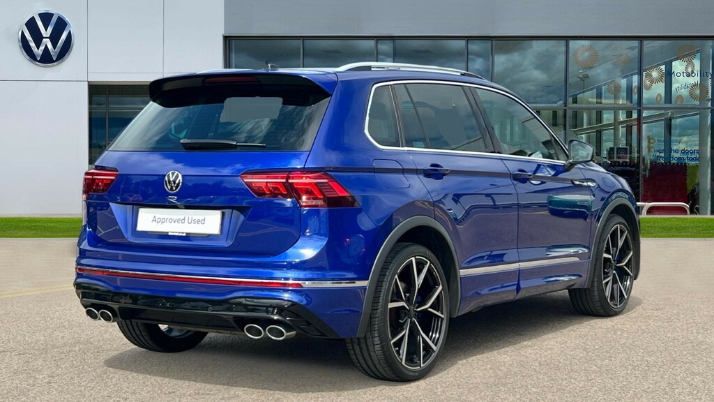 Volkswagen Tiguan Active Red #8