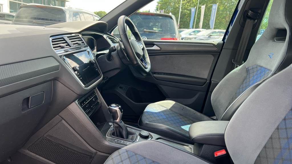 Volkswagen Tiguan Active Red #28