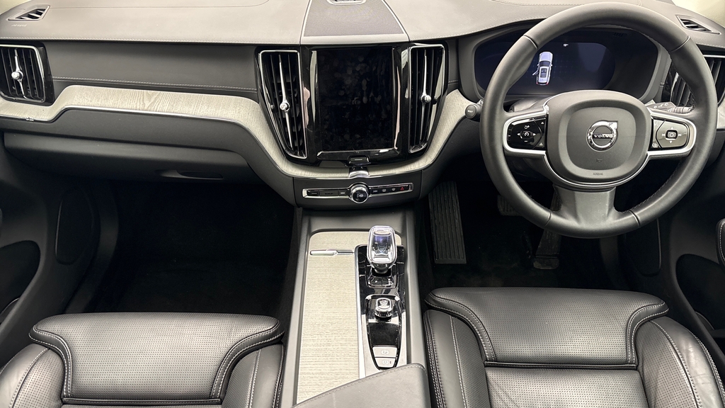 Volvo XC60 Plus Dark B5 250 Hp  #8