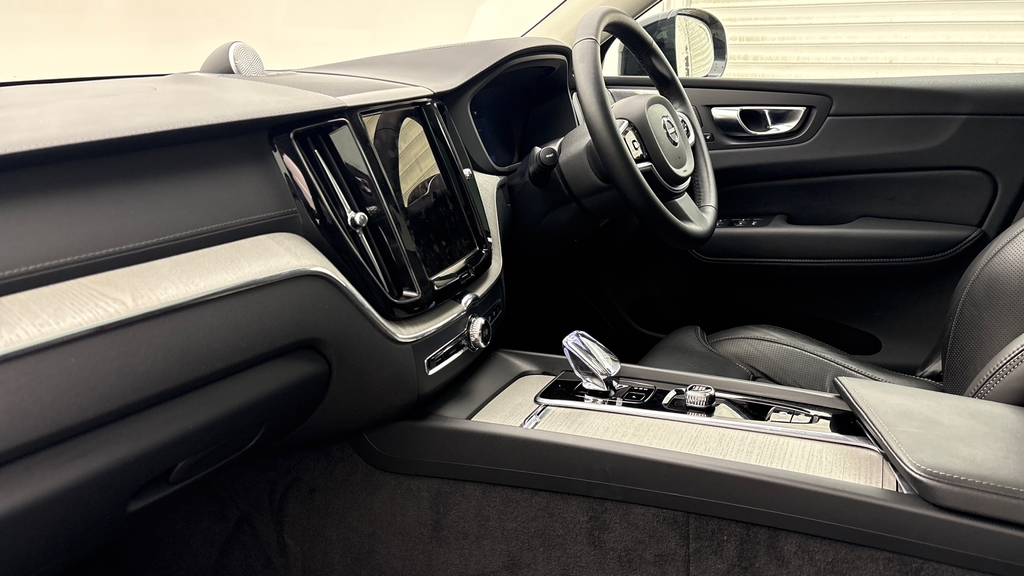 Volvo XC60 Xc60 2.0 B5p Ultra Dark Awd Geartronic Silver #6