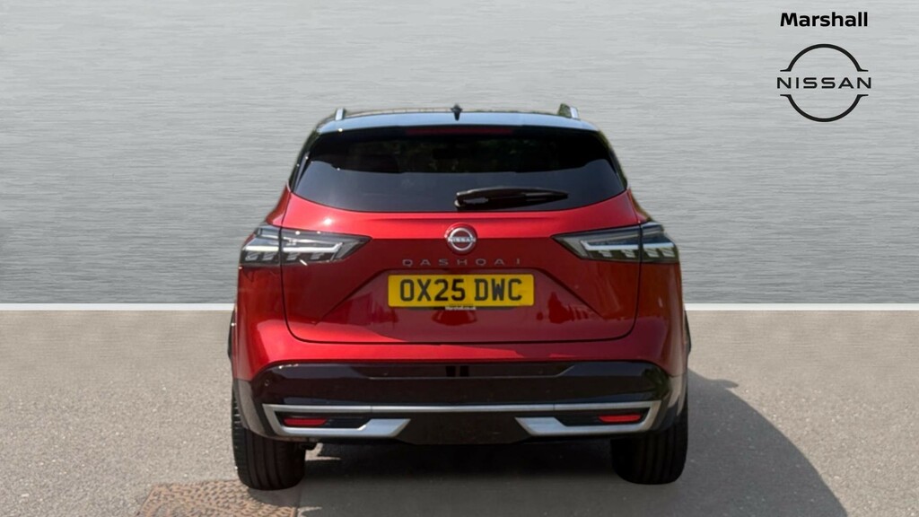 Nissan Qashqai Qashqai 1.3 Dig-t Mh 158 Tekna Xtronic OX25DWC Red #6