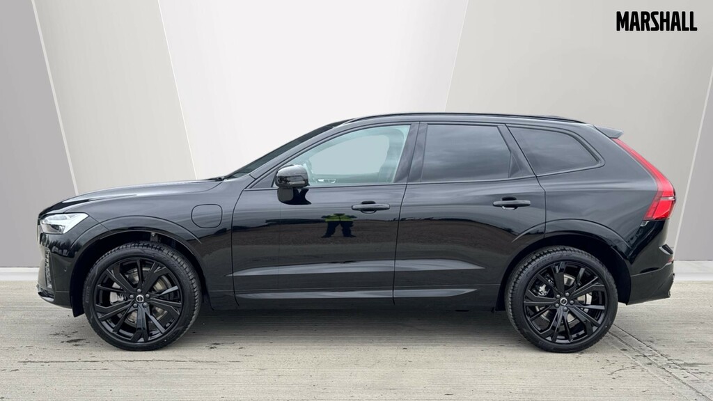 Volvo XC60 Plus Pro Red #16