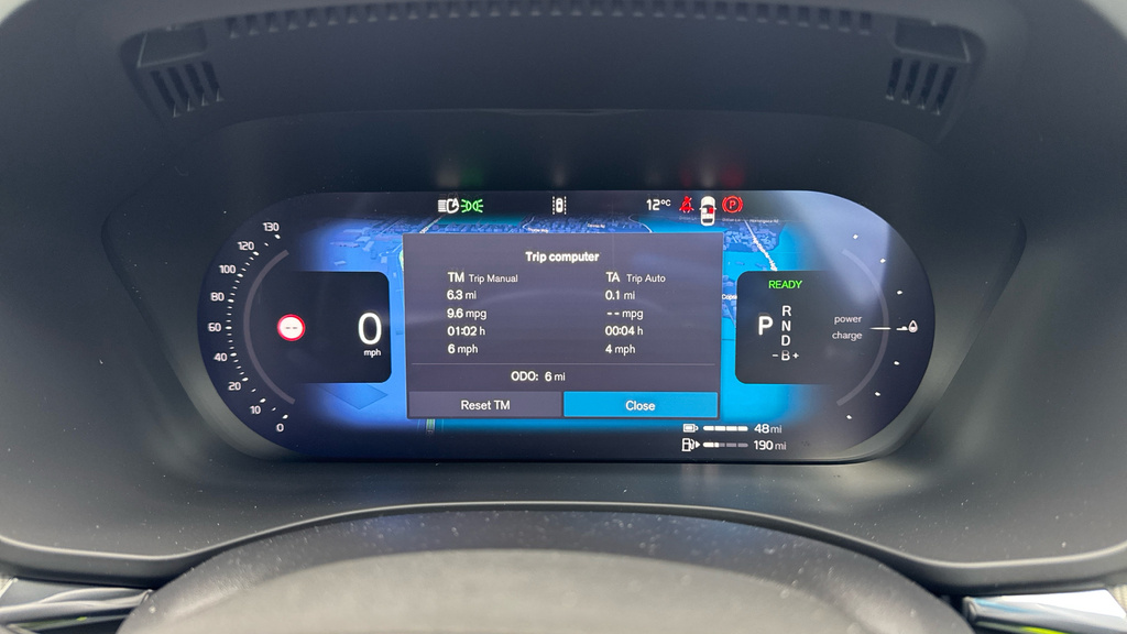 Volvo XC60 Plus Pro Red #11