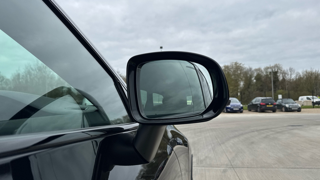 Volvo XC60 Plus Pro Red #41