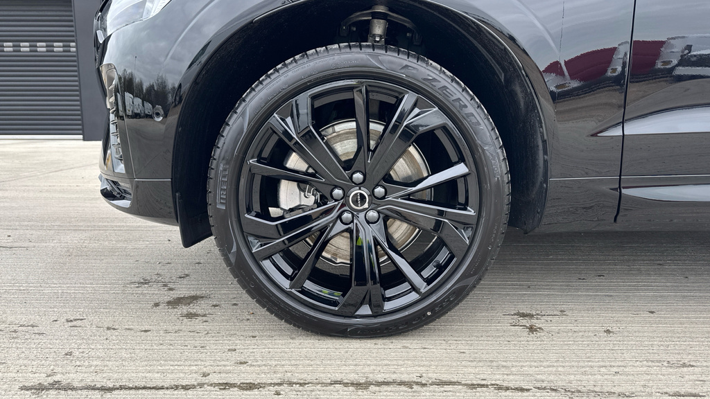 Volvo XC60 Plus Pro Red #21