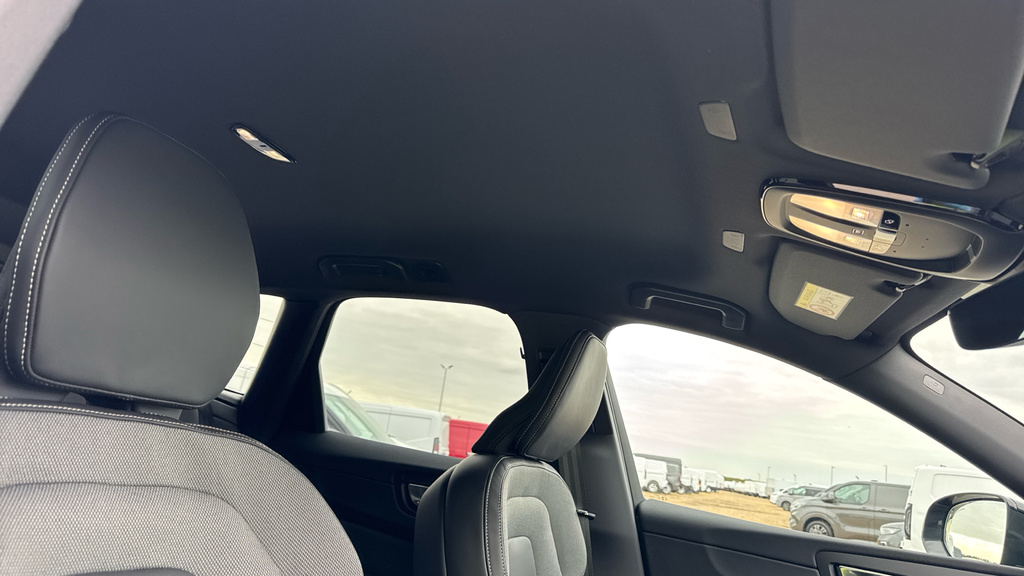 Volvo XC60 Plus Pro Red #40