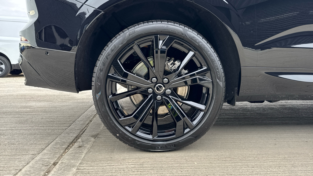 Volvo XC60 Plus Pro Red #23