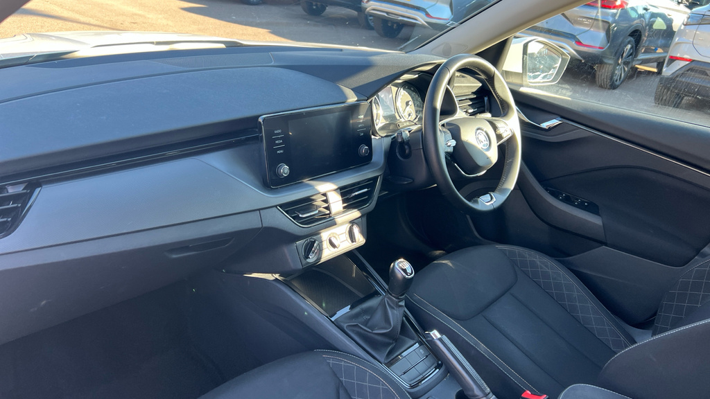 Skoda Kamiq Kamiq 1.0 Tsi 95 Se White #2