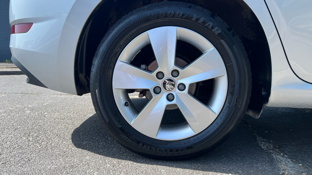 Skoda Scala Scala 1.0 Tsi 110 Se Silver #5