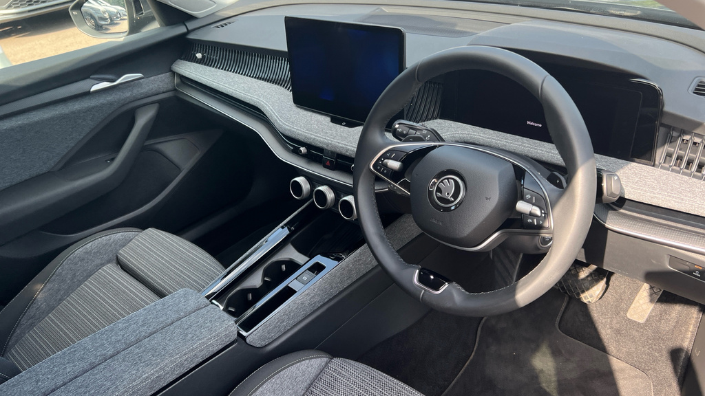Skoda Superb Superb 1.5 Tsi Iv Se Technology Dsg EU74FYJ Grey #6