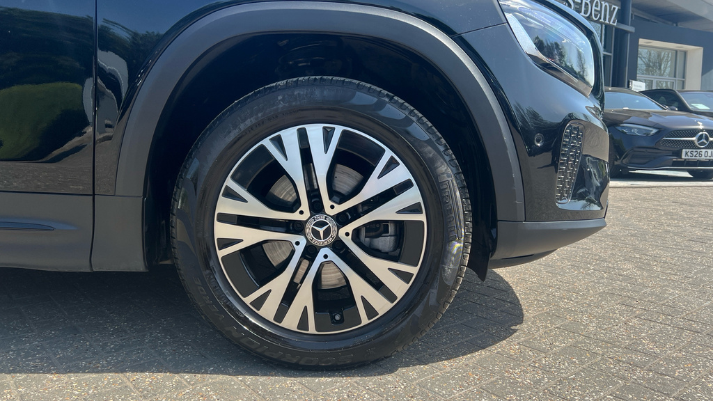 Mercedes-Benz GLB Class Glb 200 Sport Executive 7G-tronic Black #5