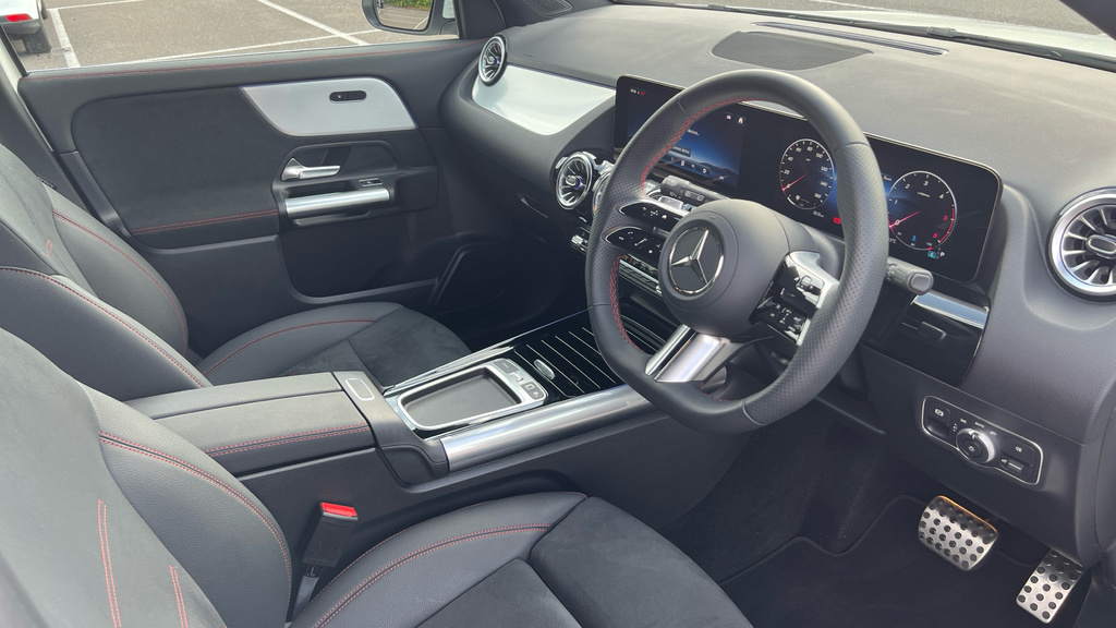 Mercedes-Benz GLA Class Gla 200D Amg Line Executive HX75NPE White #3