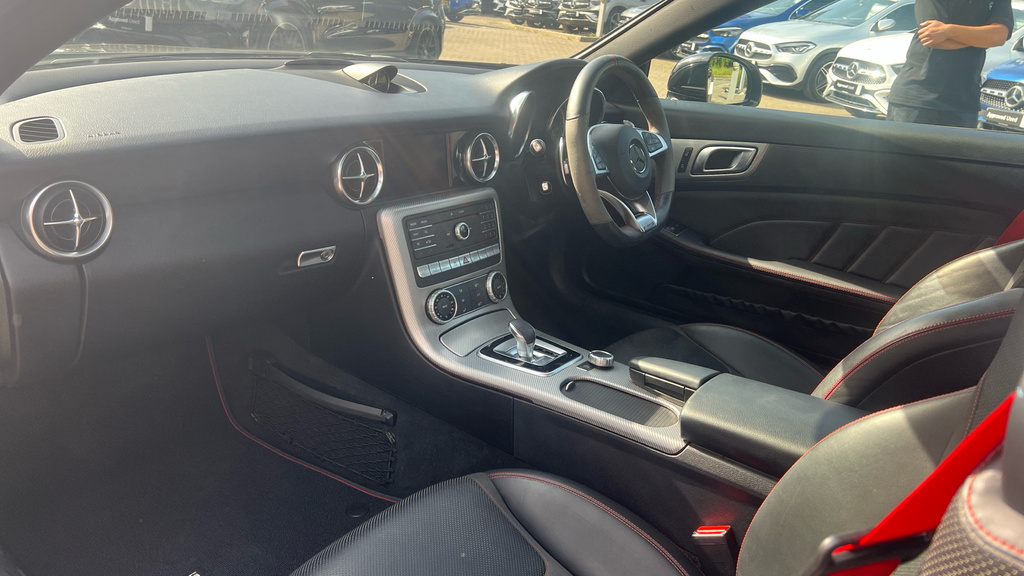 Mercedes-Benz SLC 300 Final Edition Premium Yellow #11