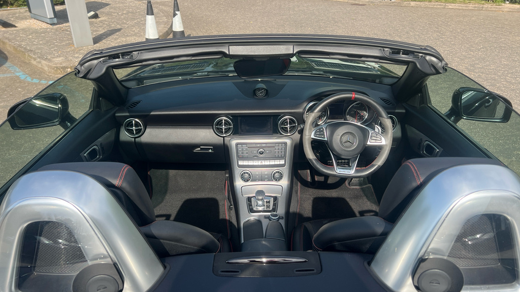 Mercedes-Benz SLC 300 Final Edition Premium Yellow #23