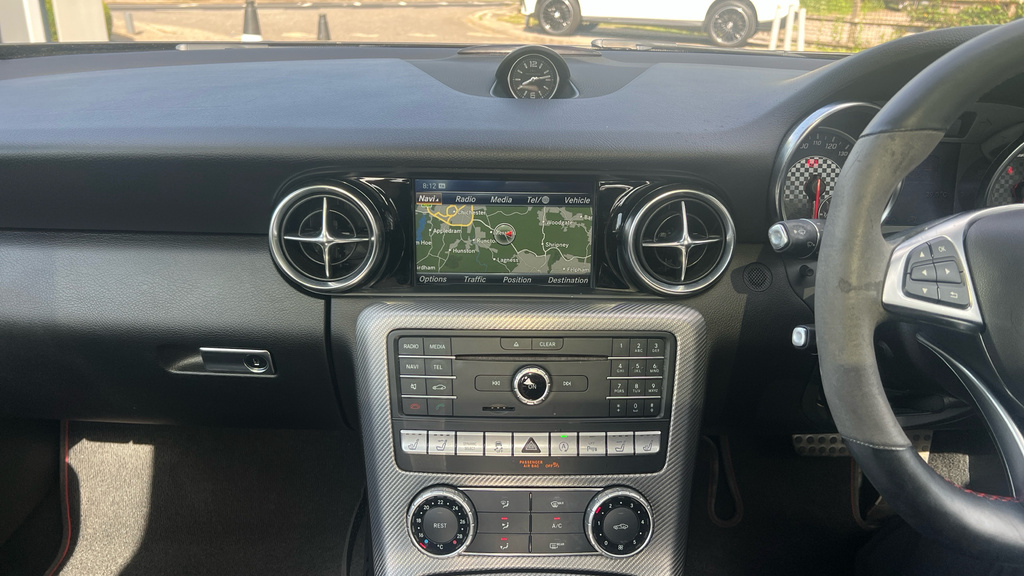 Mercedes-Benz SLC 300 Final Edition Premium Yellow #13
