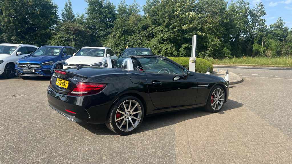 Mercedes-Benz SLC 300 Final Edition Premium Yellow #31