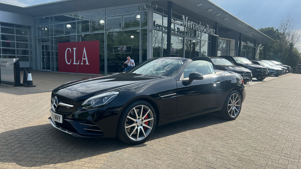 Mercedes-Benz SLC 300 Final Edition Premium Yellow #32