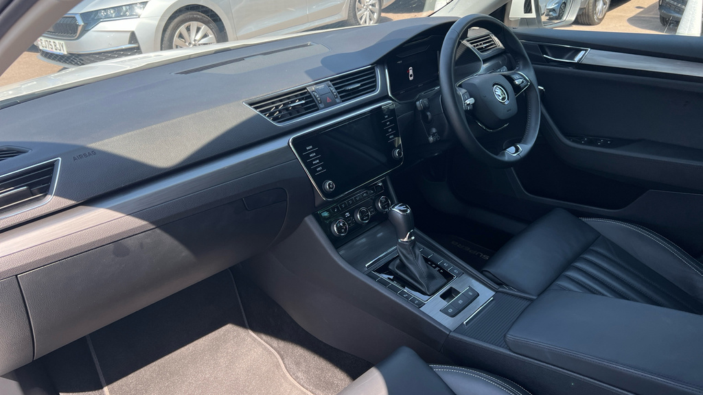 Skoda Superb Superb 1.5 Tsi Se L Dsg White #2