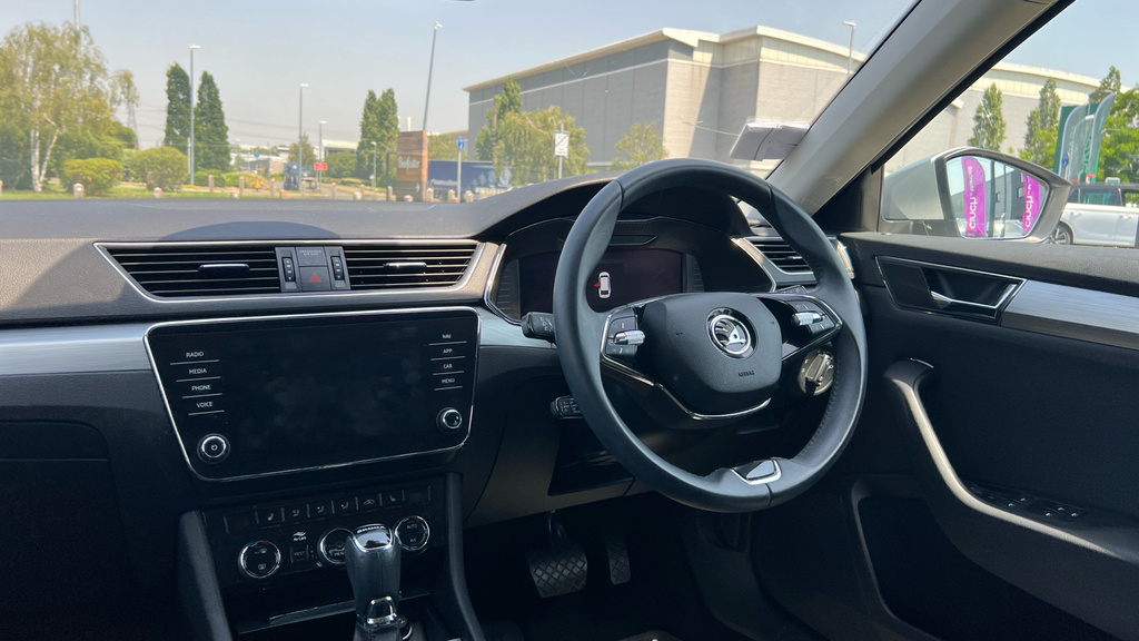 Skoda Superb Superb 1.5 Tsi Se Technology Dsg Silver #2