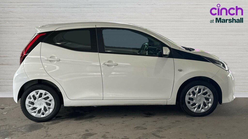 Toyota Aygo Aygo 1.0 Vvt-i X-play White #2