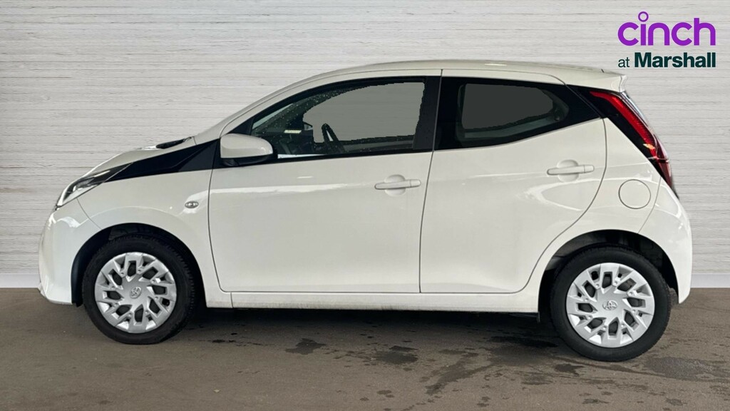 Toyota Aygo Aygo 1.0 Vvt-i X-play White #6