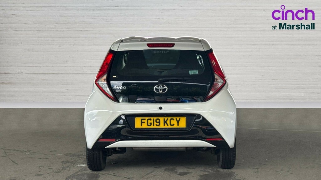 Toyota Aygo Aygo 1.0 Vvt-i X-play White #4