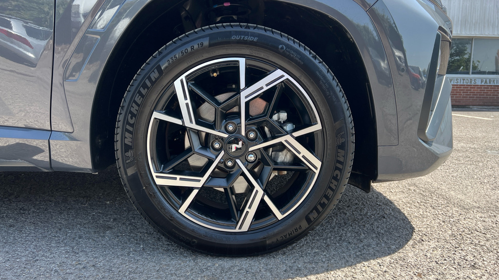 Hyundai Tucson Ultimate Black #19