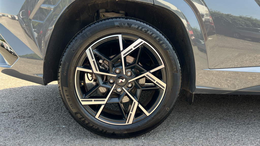 Hyundai Tucson Ultimate Black #18