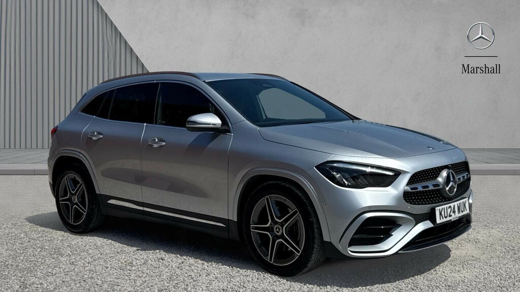 Mercedes-Benz GLA Class Gla 200 Amg Line Executive Silver