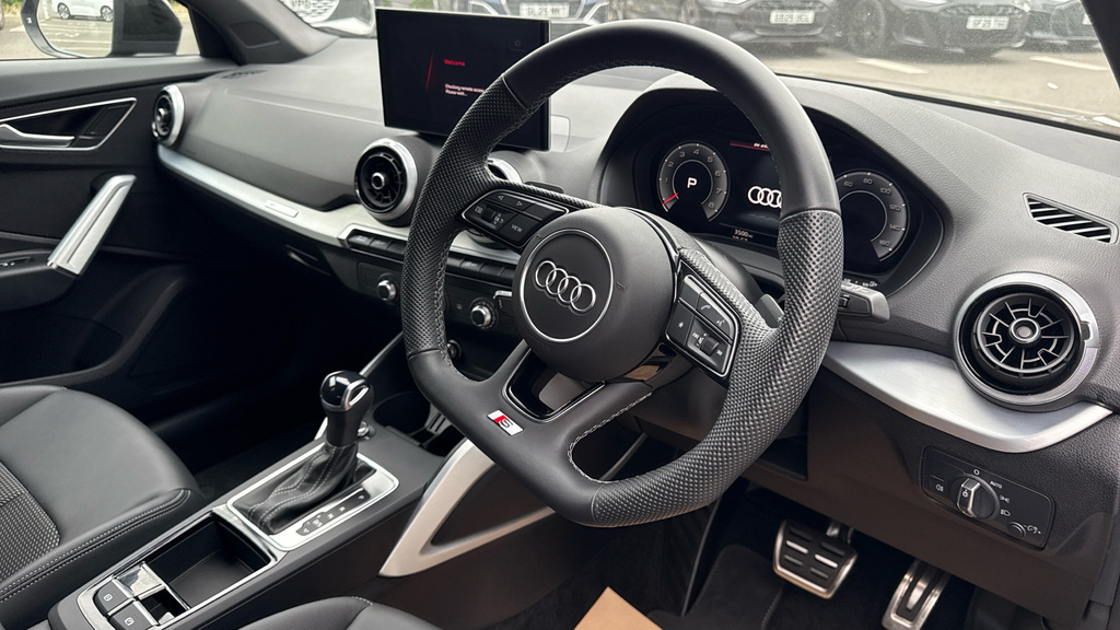 Audi Q2 Q2 35 Tfsi Black Edition S Tronic Blue #6