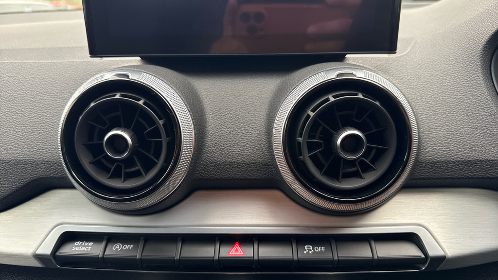 Audi Q2 35 Tfsi S Line Grey #16