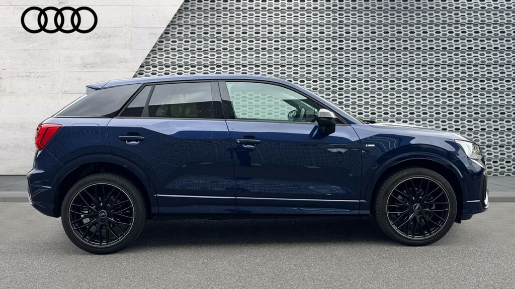 Audi Q2 Q2 35 Tfsi Black Edition S Tronic Blue #4