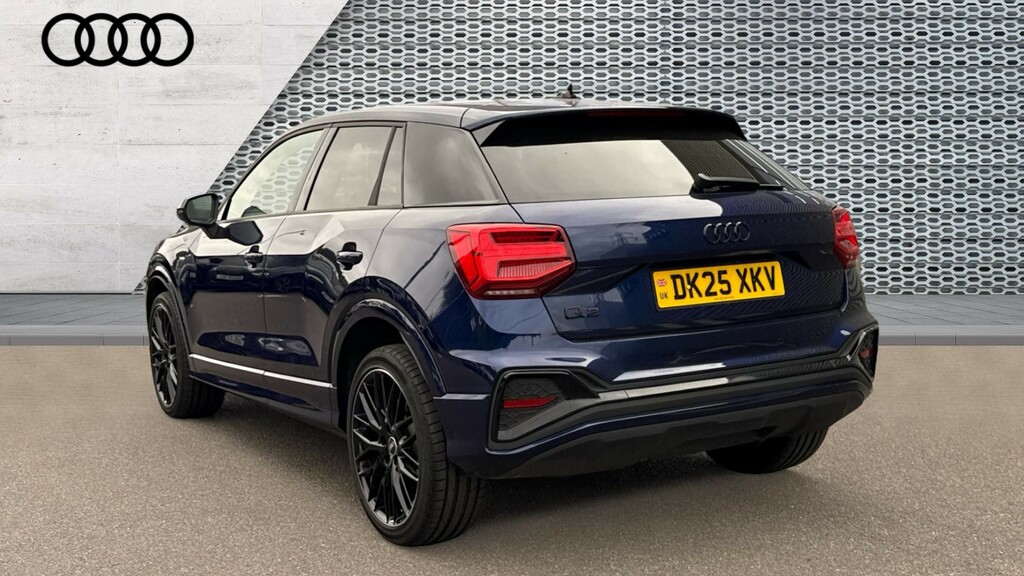 Audi Q2 Q2 35 Tfsi Black Edition S Tronic Blue #3