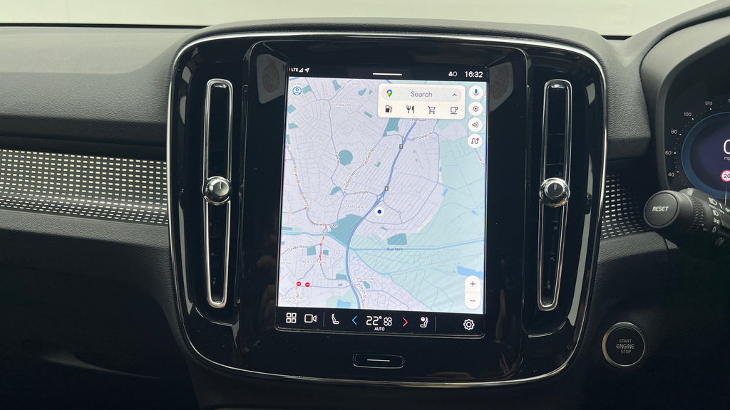 Volvo XC40 Plus Silver #33