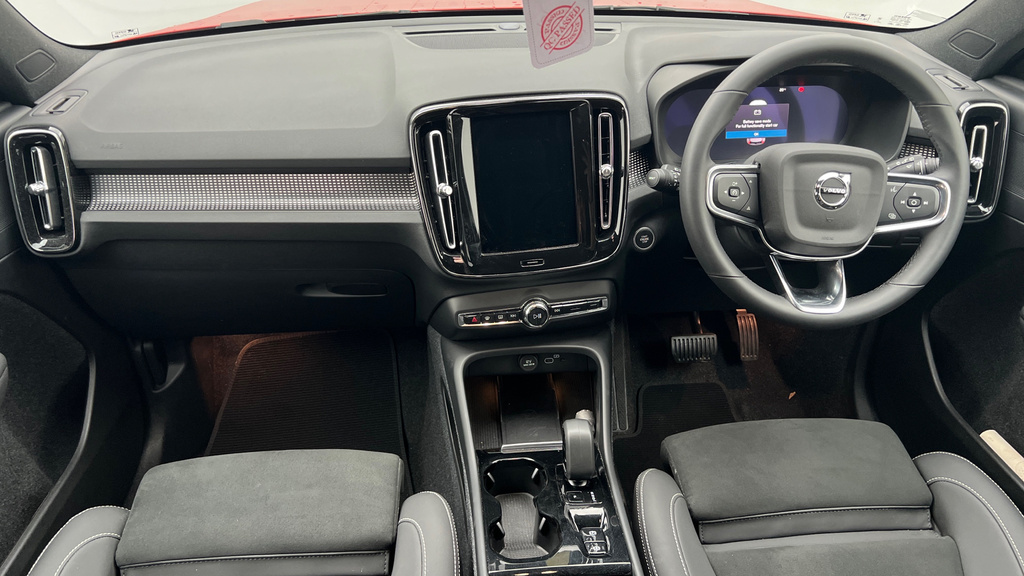 Volvo XC40 Plus Silver #21