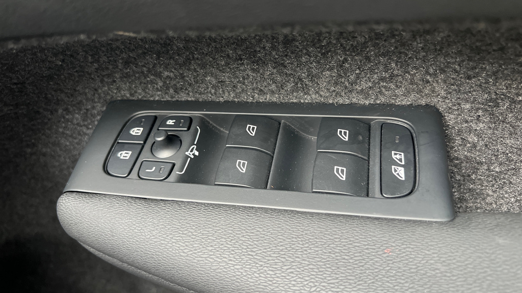 Volvo XC40 Plus Silver #30