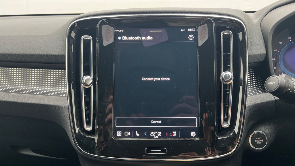 Volvo XC40 Plus Silver #31