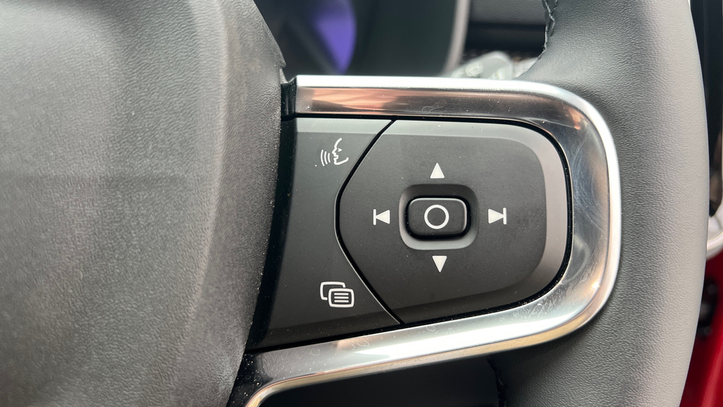 Volvo XC40 Plus Silver #19